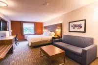 Holiday Inn Express & Suites LINCOLN EAST - WHITE MOUNTAINS by IHG Отели в г. 