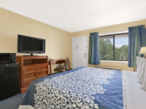 Days Inn by Wyndham Middletown Hotels in Wawayanda