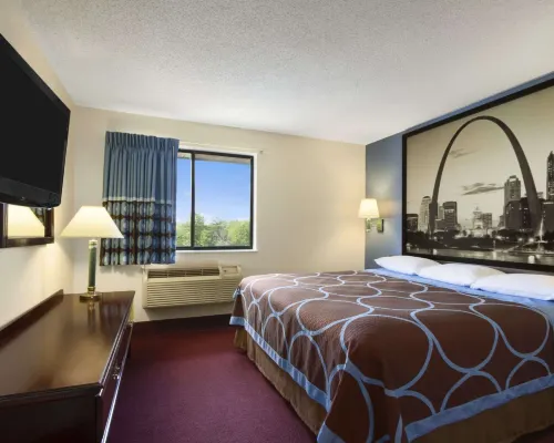 Super 8 by Wyndham Cuba Hotels in Cuba