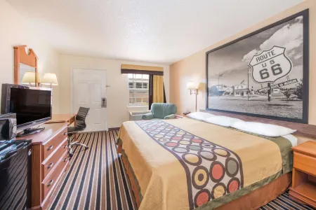 Super 8 by Wyndham Tulsa/Arpt/St Fairgrounds