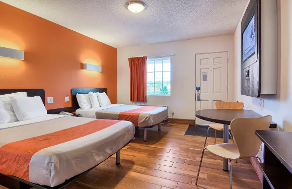 南哈里森6號汽車旅館