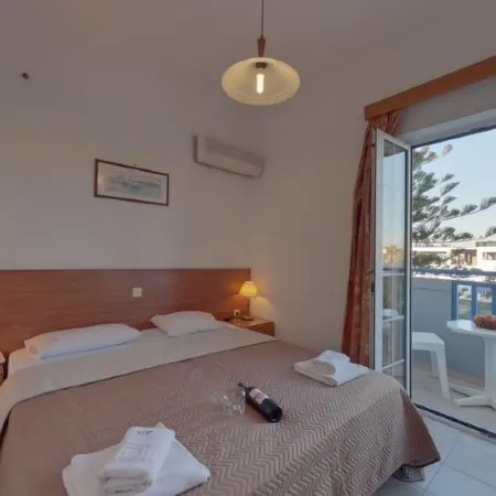 Marirena Hotel Отели рядом с достопримечательностью «Пляж Амудара»