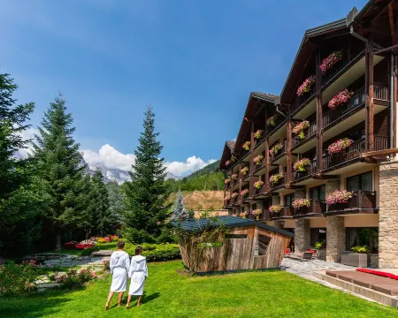 QC Hotel Monte Bianco Отели в г. Морже