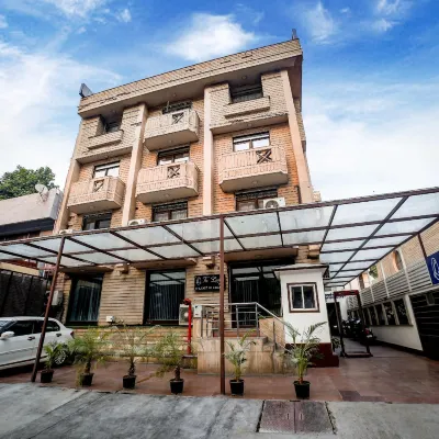 The Legend Inn Delhi Отели рядом с достопримечательностью «Станция метро Moolchand»