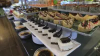 Ambassador Plaza Hotel - breakfast