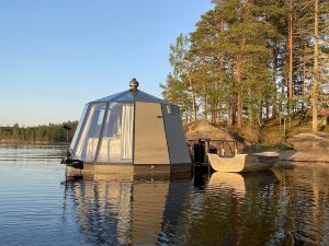 Yggdrasil Igloo Water Huts