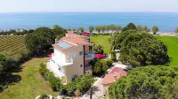 Irida Beach Resort Suites - Bergblick