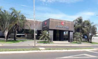 Emmis Park Hotel