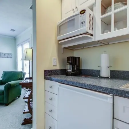 Captain's Cottage Suites