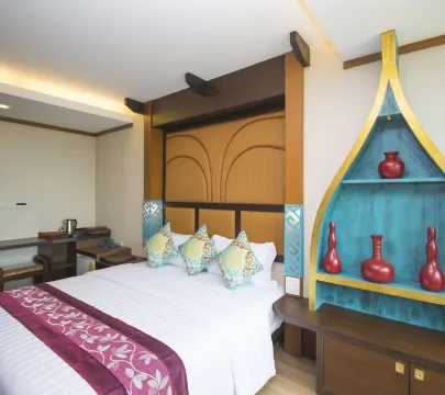 ห้องจูเนียร์สวีทพร้อมวิวสระว่ายน้ำ