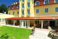 Gasthof Kirchenwirt Aigen Hotels in der Nähe von Putterersee
