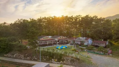 Taean Solbitbada Pension โรงแรมใน