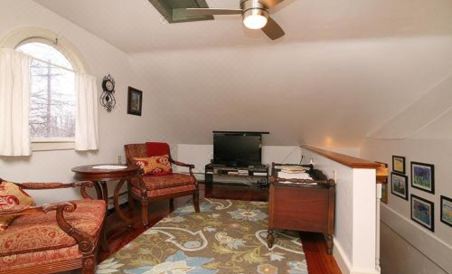 Cricket House - Housity