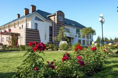 Zagorodnogo Kluba Olhovka Hotel Отели рядом с достопримечательностью «Часовня Александра Невского»