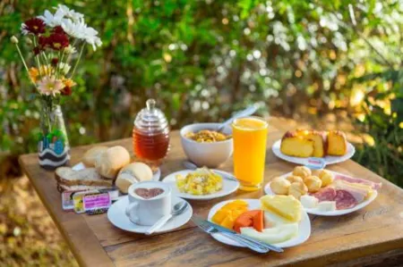 Pousada Paiol Отели в г. Атибая