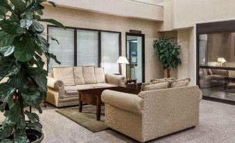 Ramada by Wyndham Bakersfield North