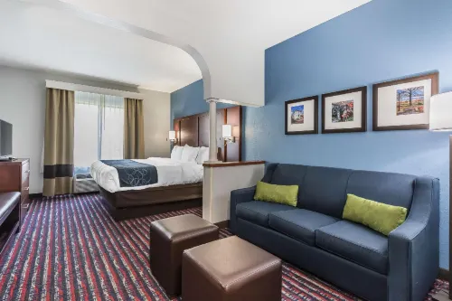 Comfort Suites St Charles-St Louis Hotels in Saint Charles