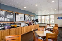 Baymont by Wyndham Jefferson City - breakfast