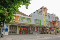 Ciliwung Family Residence Hotel a Polowijen