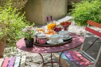 Hotel du Forum Hotels in Carpentras