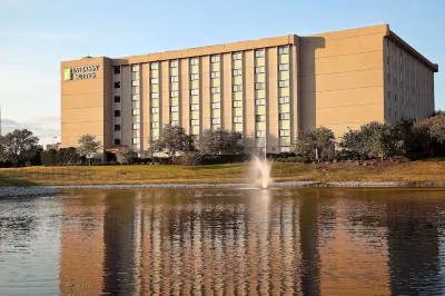 Embassy Suites by Hilton Chicago Schaumburg Woodfield Hotels near Kids Foot Locker