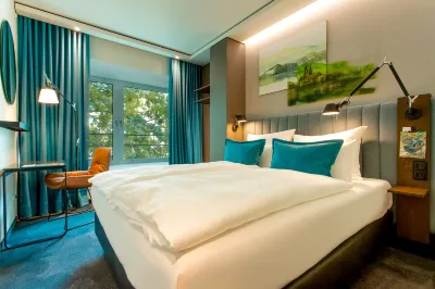 Motel One Stuttgart-Hauptbahnhof Hotels near Konigsbau