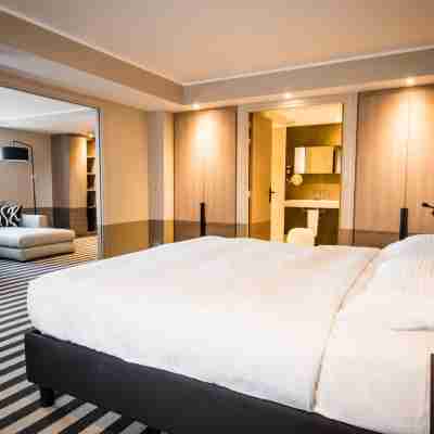 Simon Hotel Rooms