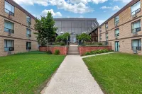Quality Inn & Conference Centre - parking