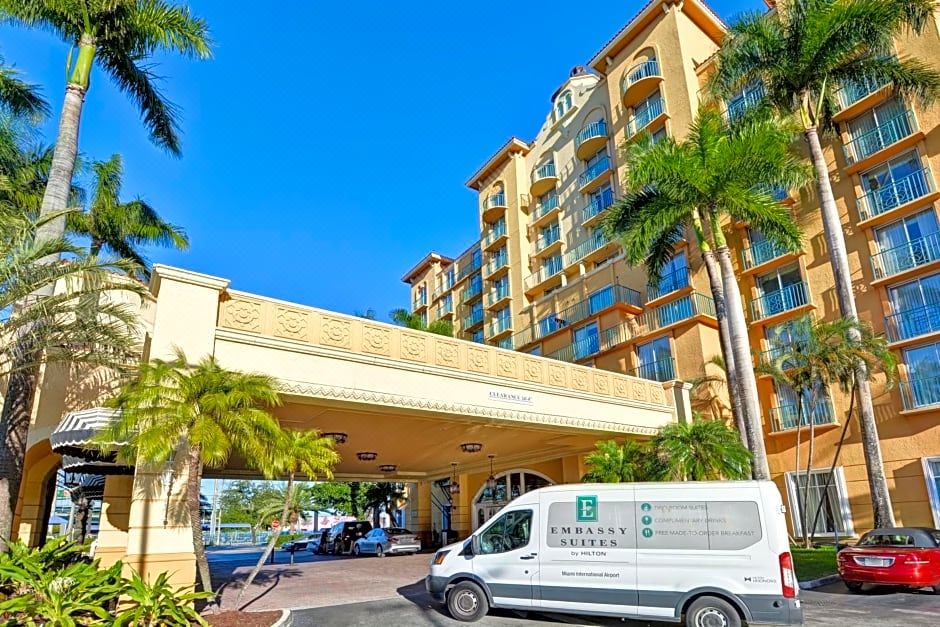 Embassy Suites Miami-Downtown-Miami Updated 2022 Room Price-Reviews & Deals  | Trip.com