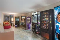 Econo Lodge Hurley - Ironwood - parking