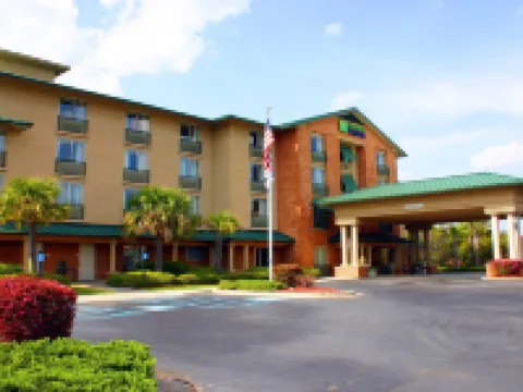 Holiday Inn Express & Suites BLUFFTON @ HILTON HEAD AREA by IHG Hotels in Bluffton