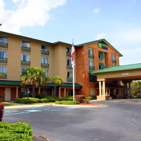 Holiday Inn Express & Suites BLUFFTON @ HILTON HEAD AREA by IHG