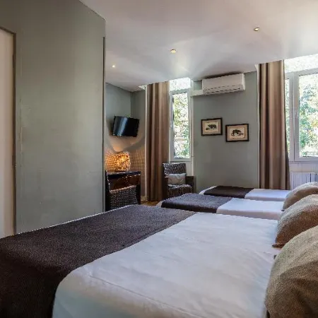 Boutique Hôtel Azur Отели рядом с достопримечательностью «Дворец Лоншам»