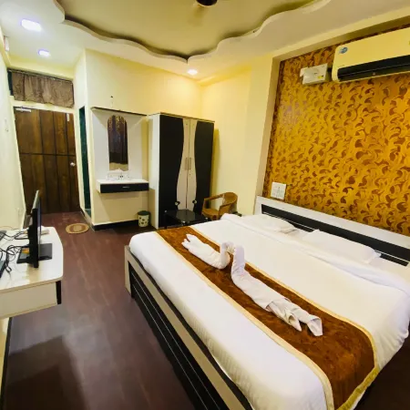 Shanti the Grand Palace