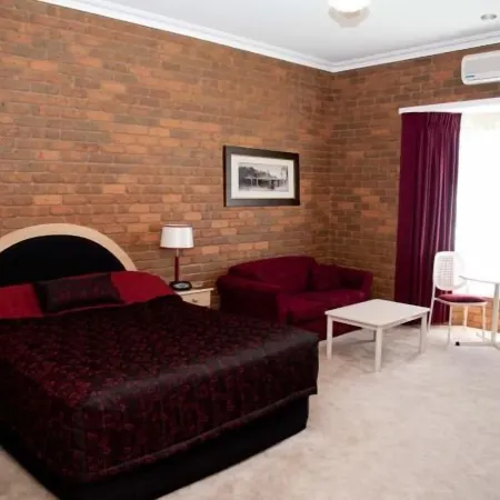 Charles Sturt Motor Inn