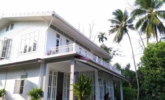 Thirty Tree Garden House