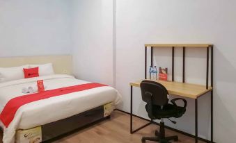 RedDoorz CBD Polonia Medan