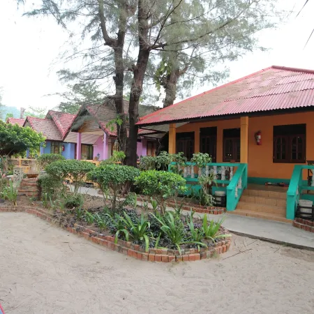 Lanta Villa Resort