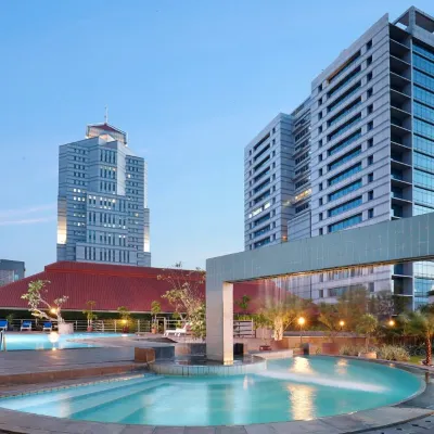 Hotel Bidakara Jakarta Отели рядом с достопримечательностью «Торговый центр Kota Kasablanka»