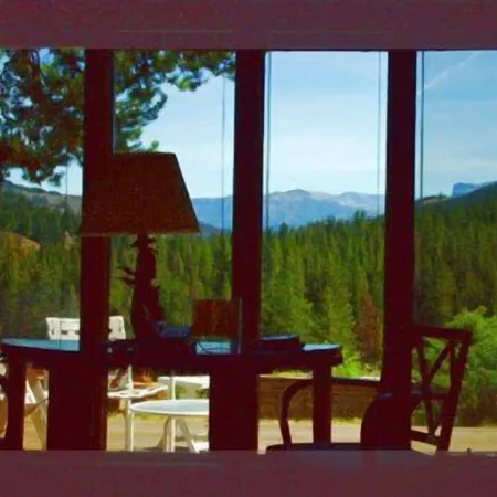 Pahaska Tepee Resort