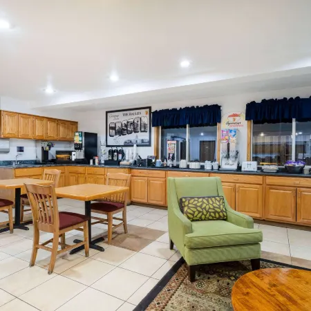Super 8 by Wyndham the Dalles or