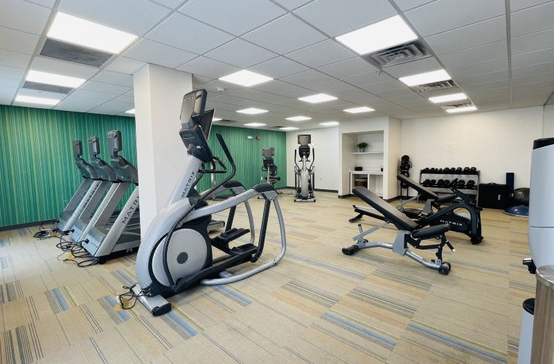 Holiday Inn Express & Suites Columbus North by IHG photo 4