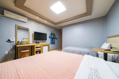 Semi Private Twin Room