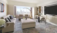 فندق فور سيزونز Hotels near يو ووك
