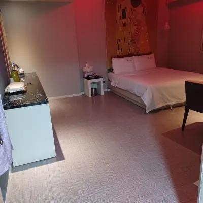 Gwangju Namhan River Motel Hotels near Semiwon Garden