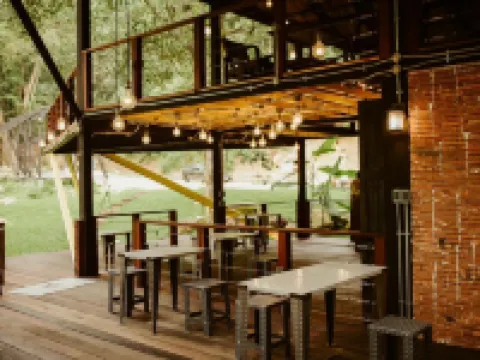 沃拉曼 B-One 薩科特山酒店