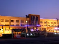 Sobti Continental Hotel فنادق في Rudrapur