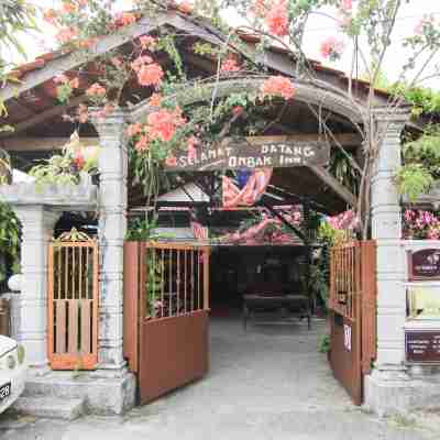 Ombak Inn Chalet Hotel Exterior
