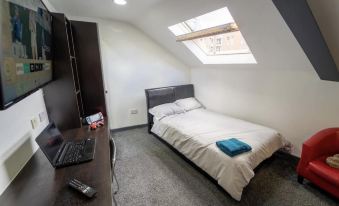 Fully Serviced Studio Available Close to the City