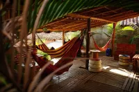 Traveler Hostel Các khách sạn ở Curiti